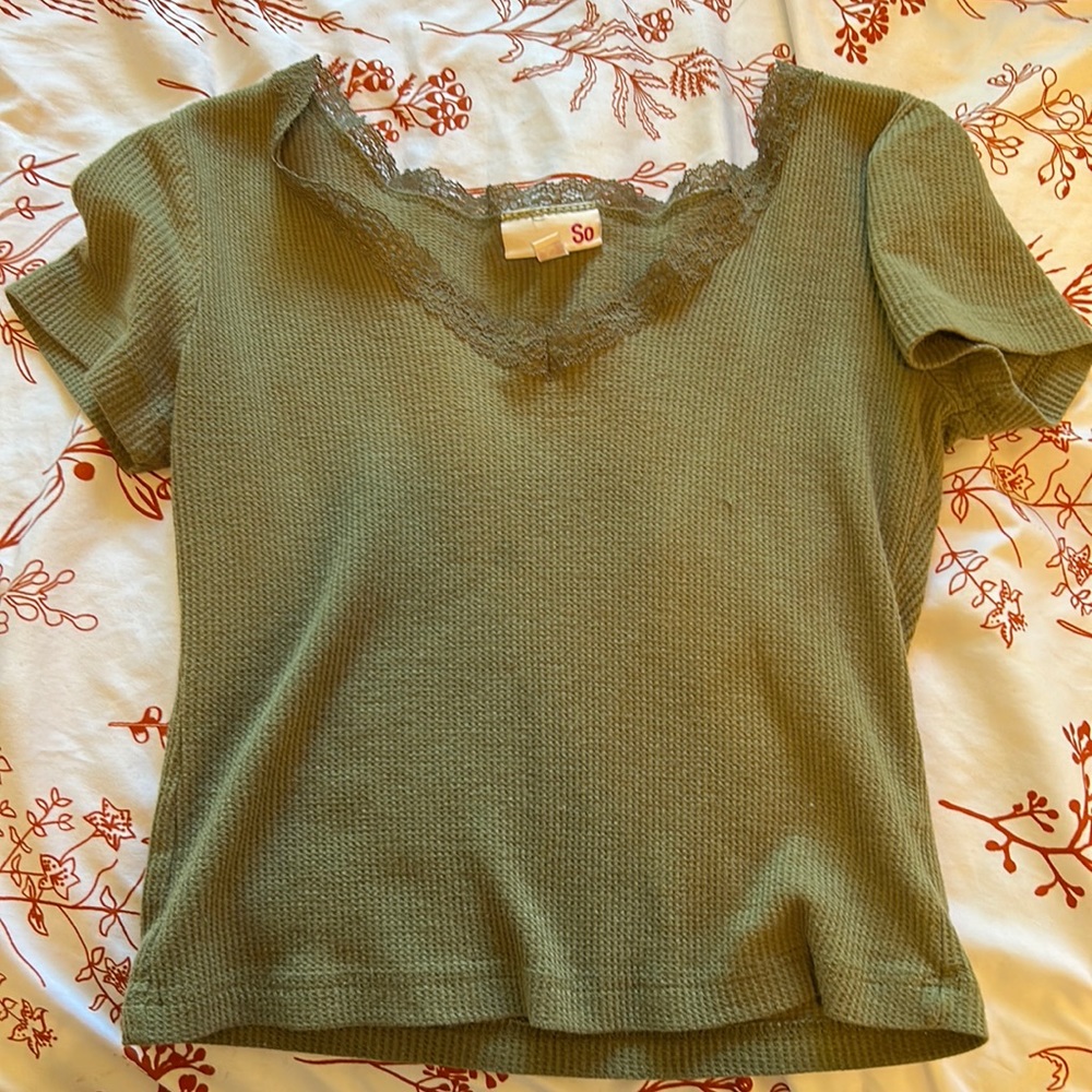 Women’s green cropped tank